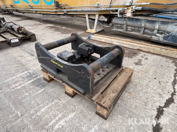 Redskapsfäste Engcon S70 EC-Oil