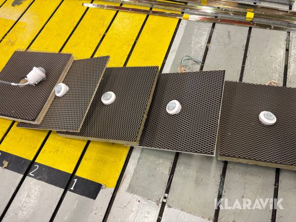 Innertak med skenor och nät