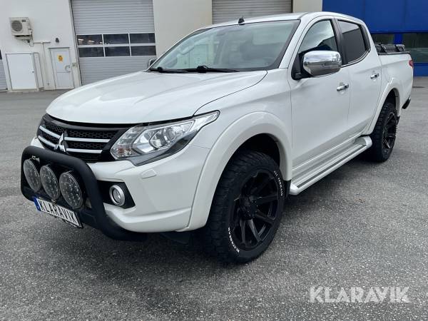 Pickup Mitsubishi L200 2.4 Dubbelhytt 4WD