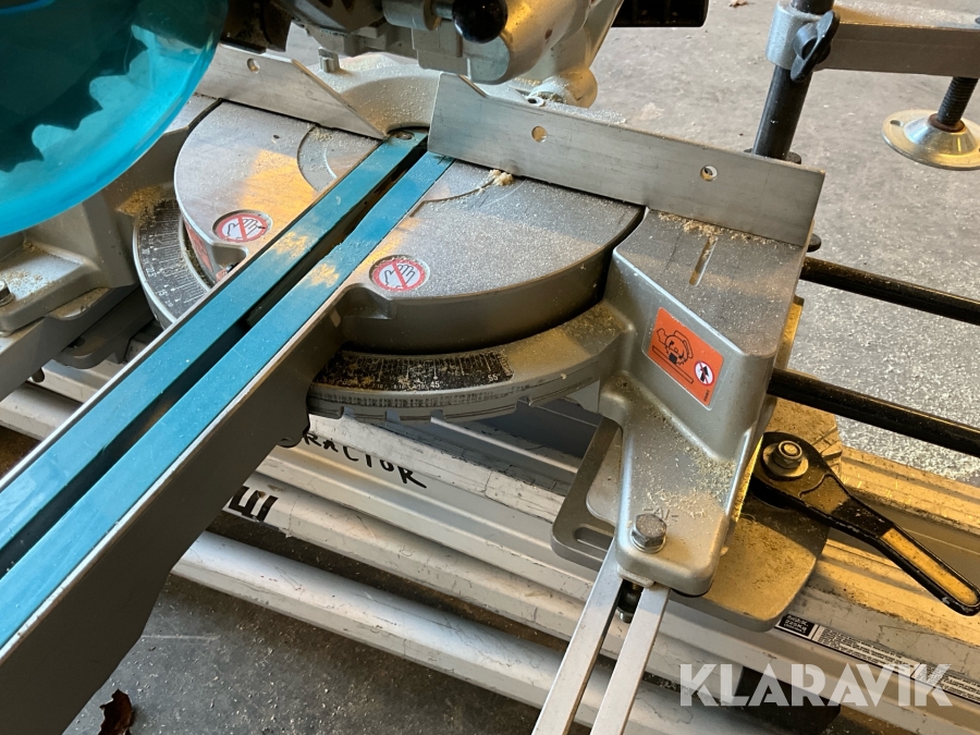 Kap- och gersåg Makita DLS714 med sågbord
