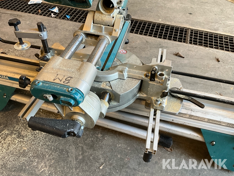Kap- och gersåg Makita DLS714 med sågbord