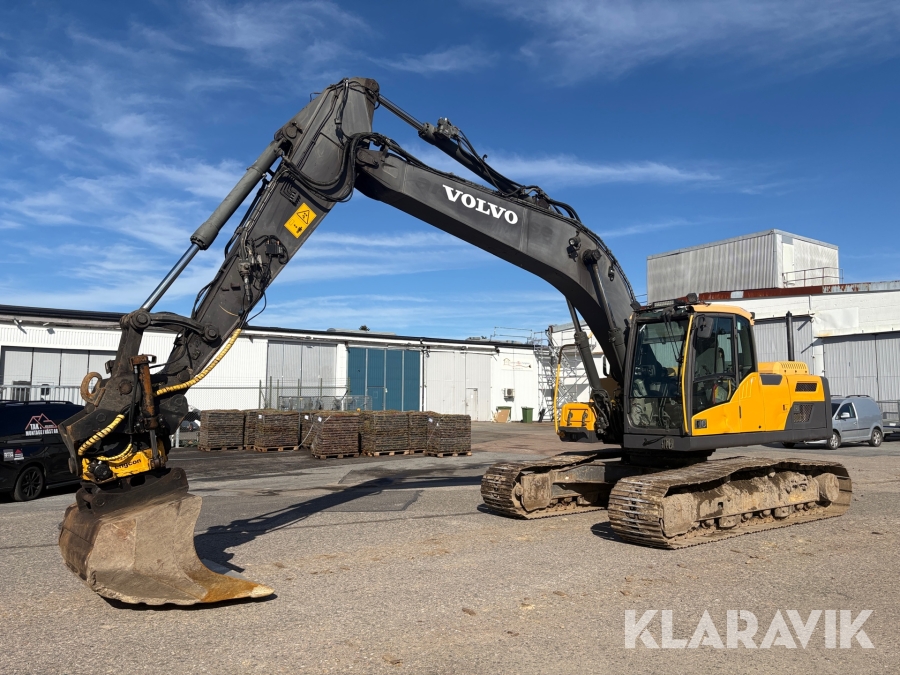 Grävmaskin Volvo EC220DL , Engcon S70 & 3st redskap