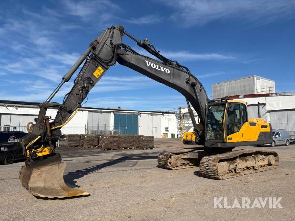 Grävmaskin Volvo EC220DL , Engcon S70 & 3st redskap