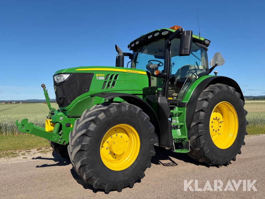 Traktor John Deere 6215R med frontlyft och GPS förberedd