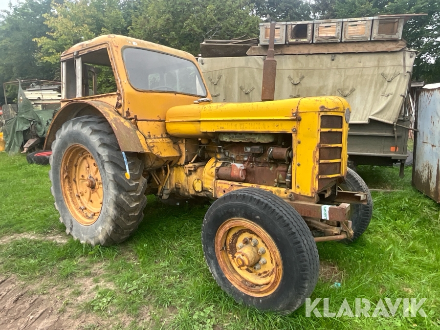 Veterantraktor Volvo BM T 470 Bison