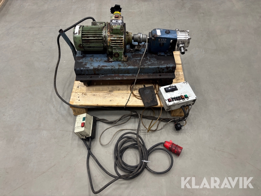 Elmotor Lenze med Johnson Pump