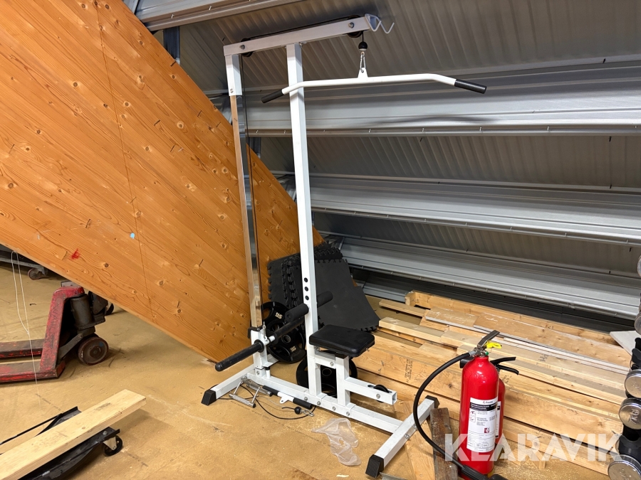 Gymutrustning lats-maskin