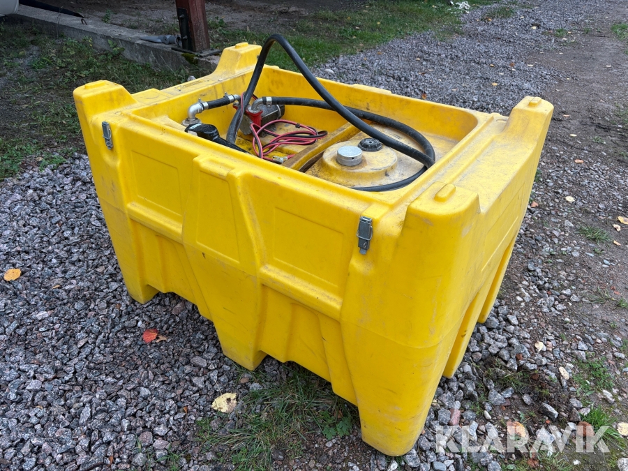 Bränsletank med pump