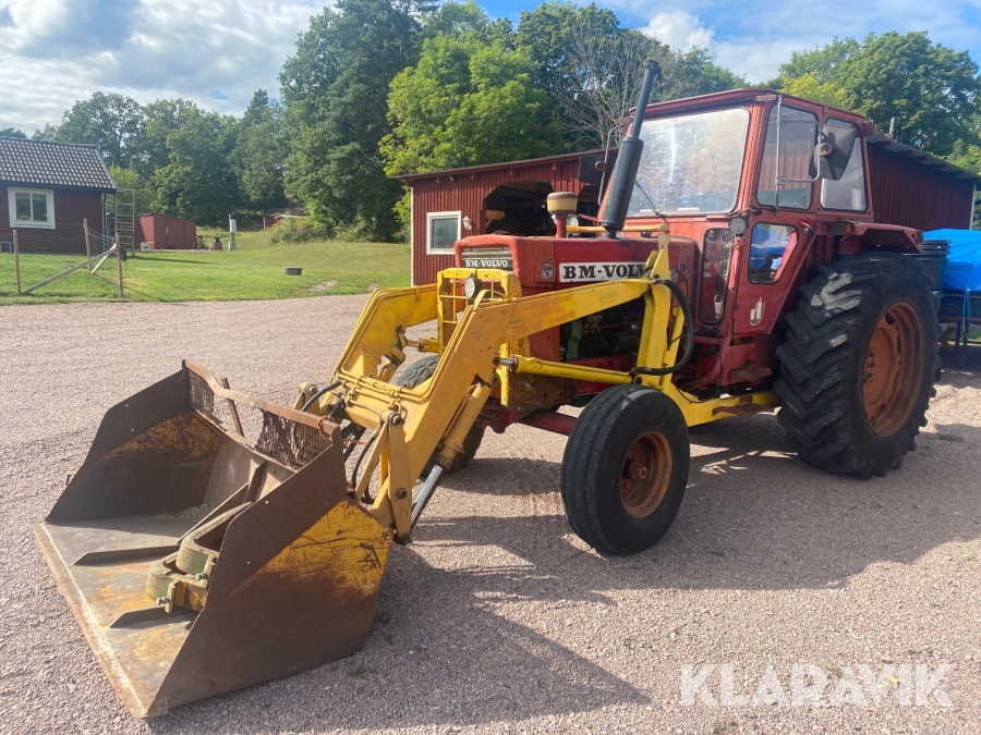 Traktor Volvo BM T650 med lastare och redskap