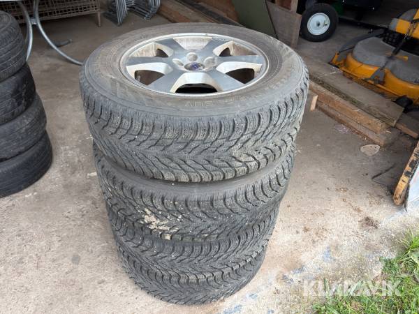 Vinterdäck Nokian 235/65R17 4 st