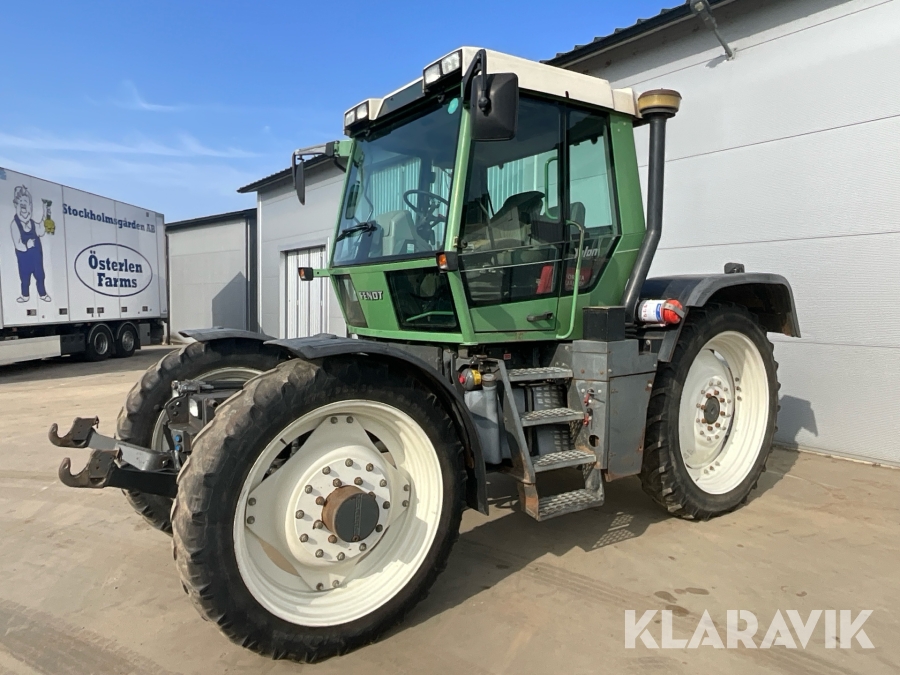 Redskapsbärare Fendt Xylon 520 med frontlastare