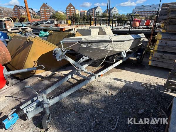 Arbetsbåt Workbuster BSU 26 med Släp