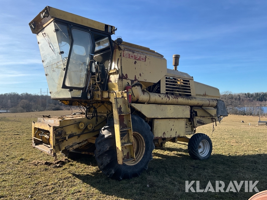 Skördetröska New Holland 8070 17fot
