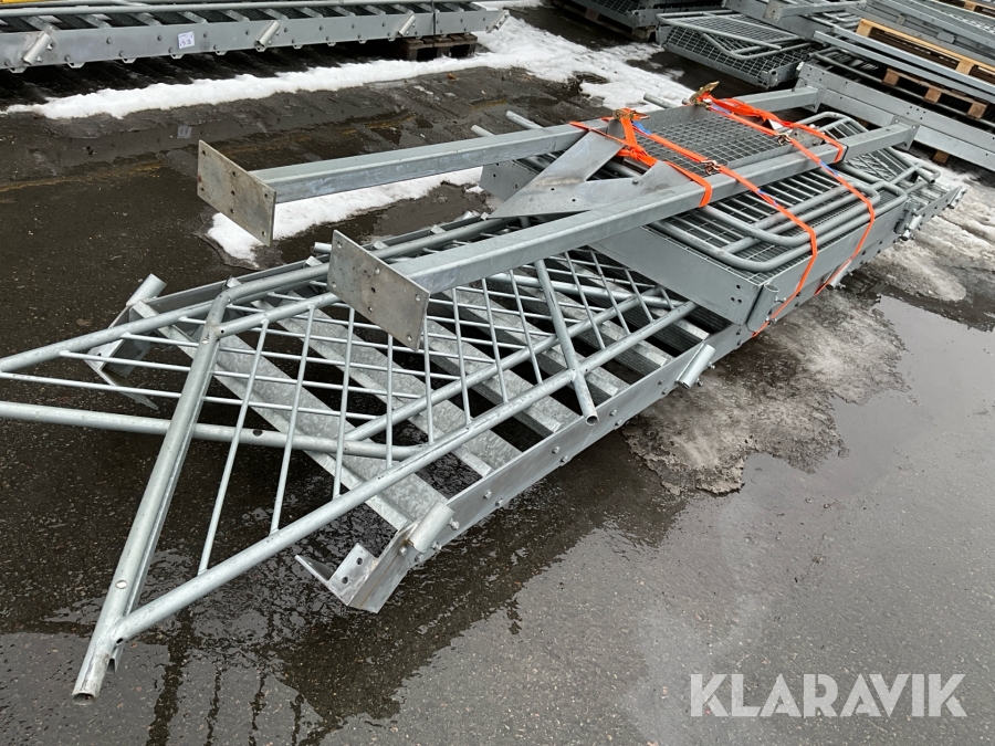 Brand/Evakueringstrappa Eurostair Rak, varmgalvad med förhöjning och vilplan, 1 st