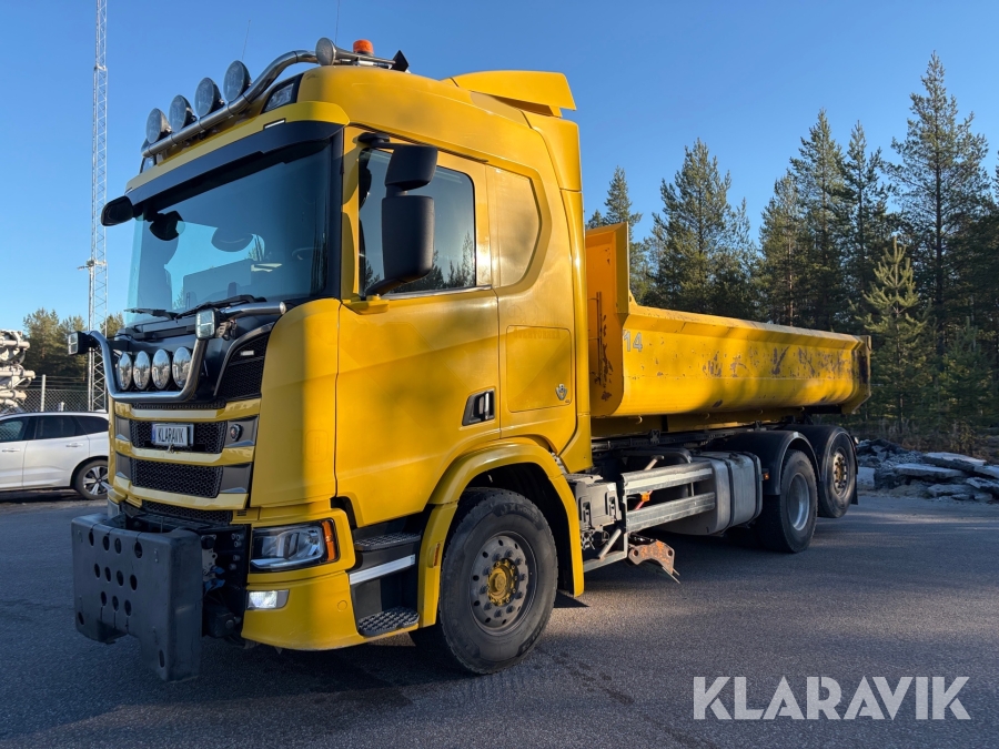 Plogutrustad lastväxlare Scania R580 B6x2NB