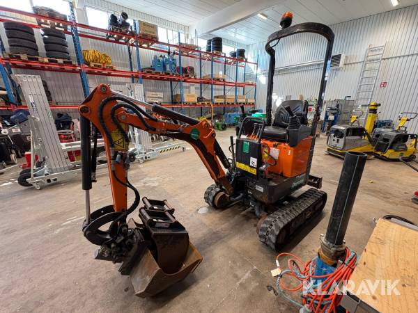 Grävmaskin Doosan DX10Z med skoppaket