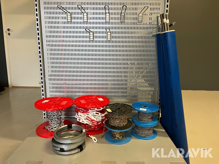 Parti med gängstänger samt kedjor Ahlgrens