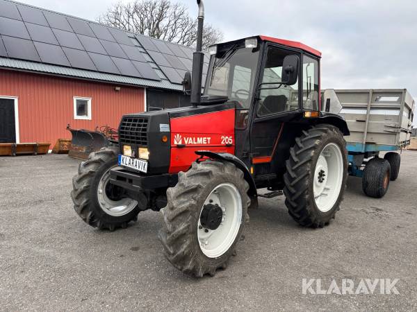 Traktor Valmet 205 fyrhjulsdriven