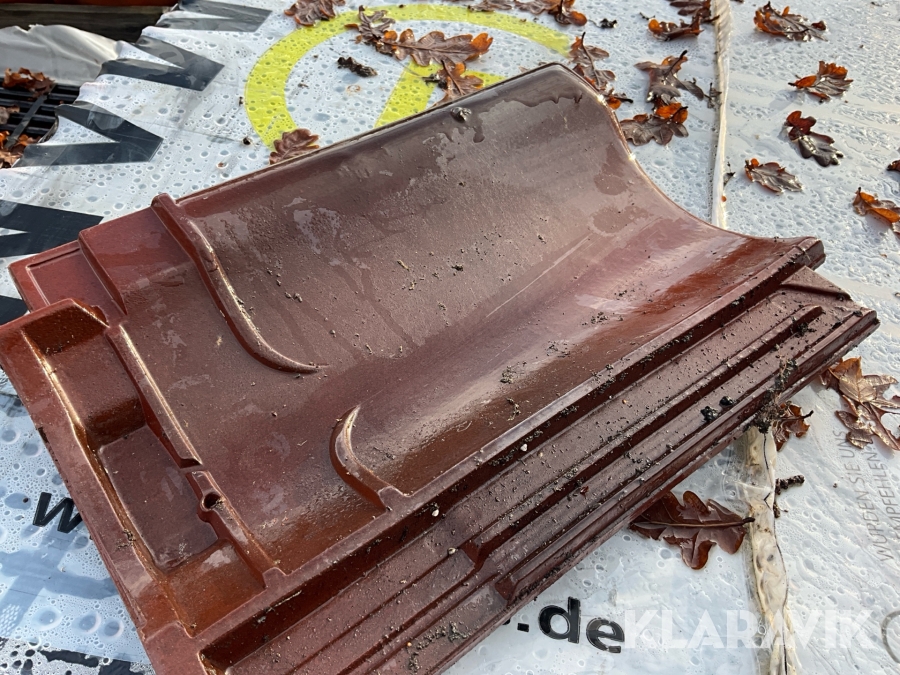 Tegelpannor Koramic 4 pallar brun/röda