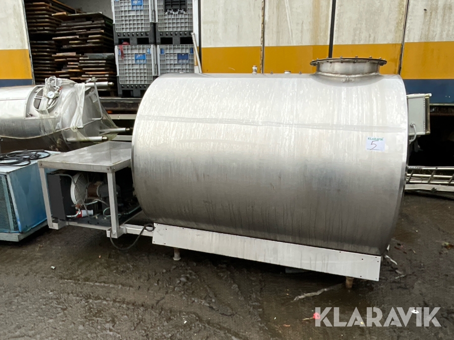 Rostfri tank med kylaggregat Wedholms DF 853 AD 2000 liter