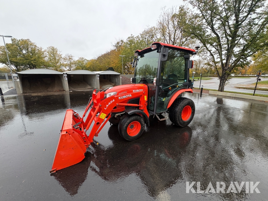 Traktor Kubot B2650 Med Frontlastare