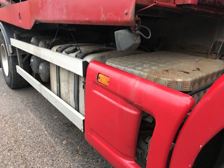 Liftdumper SCANIA P310 + container 8 kbm
