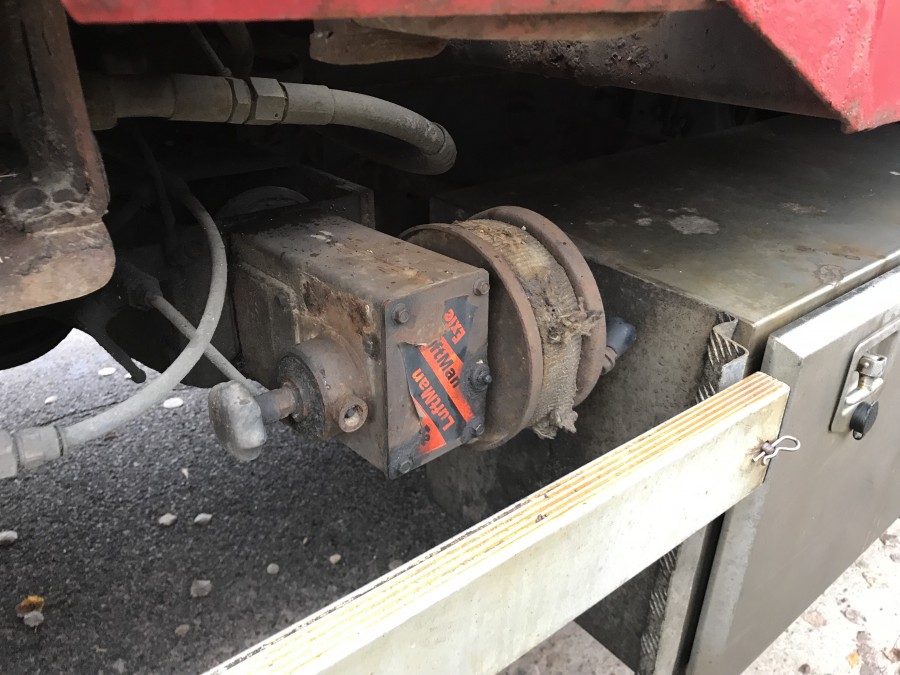 Liftdumper SCANIA P310 + container 8 kbm
