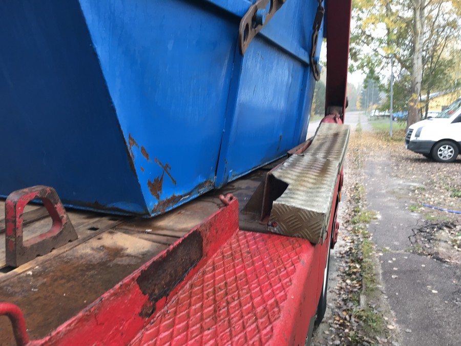 Liftdumper SCANIA P310 + container 8 kbm