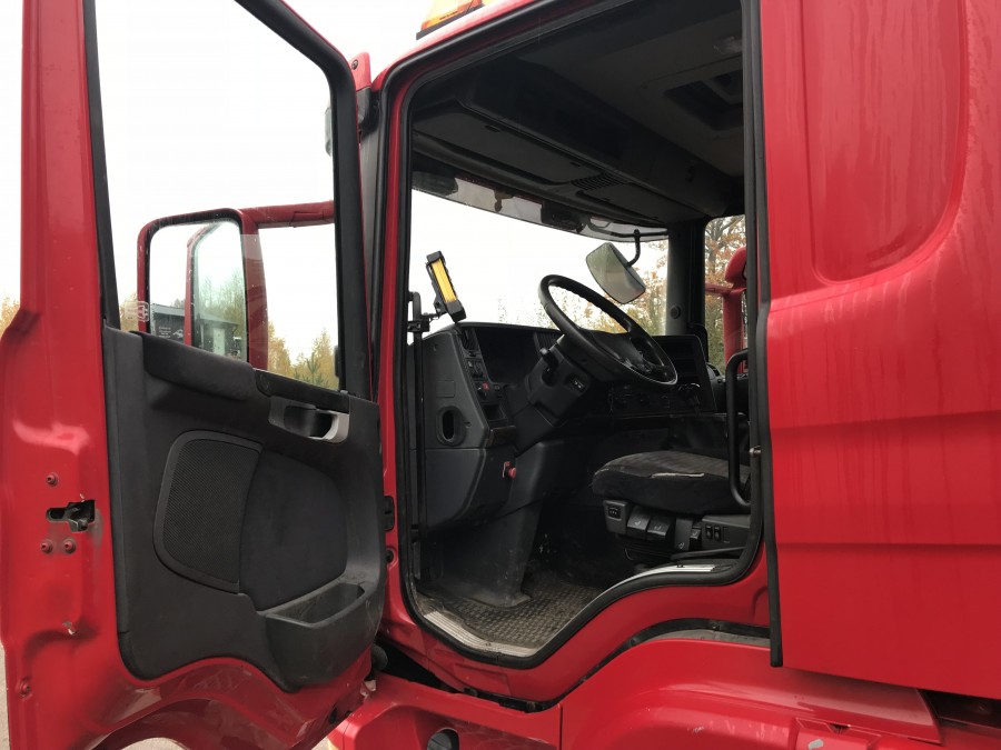 Liftdumper SCANIA P310 + container 8 kbm