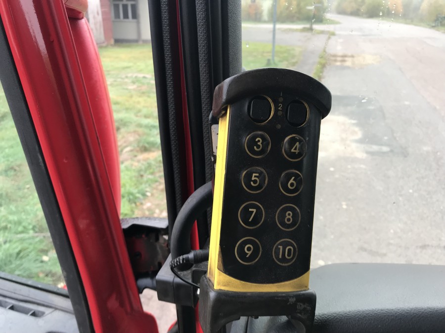 Liftdumper SCANIA P310 + container 8 kbm
