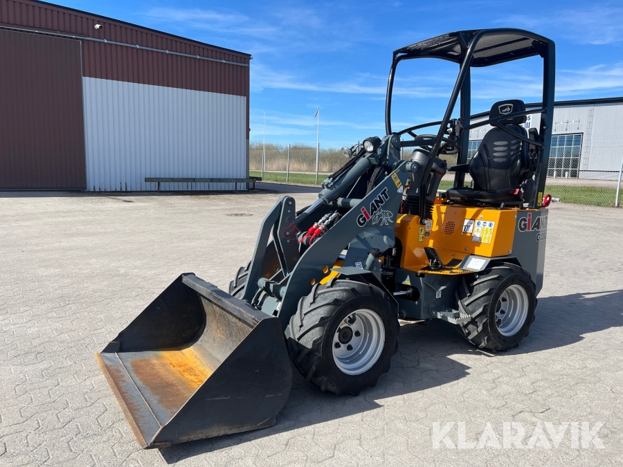 Kompaktlastare Giant G1200