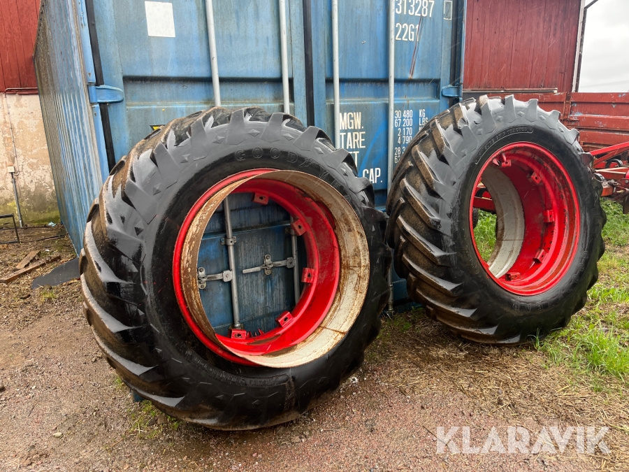 Däck Goodyear 18.4/34 2 st
