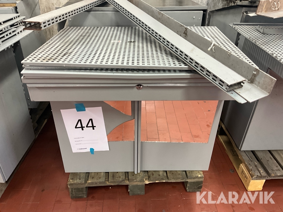 Arbetsbänk med vertygstavla