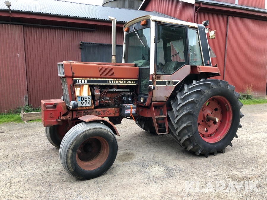 Traktor International  1086 