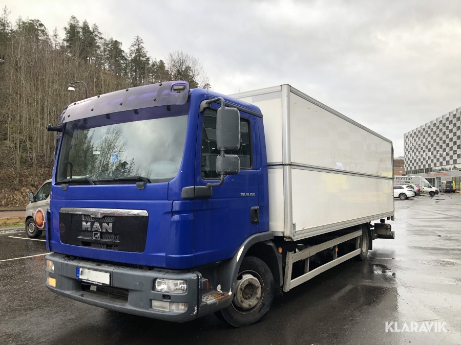 Lastbil MAN TGL 12.250 4X2 BL med bakgavelhiss