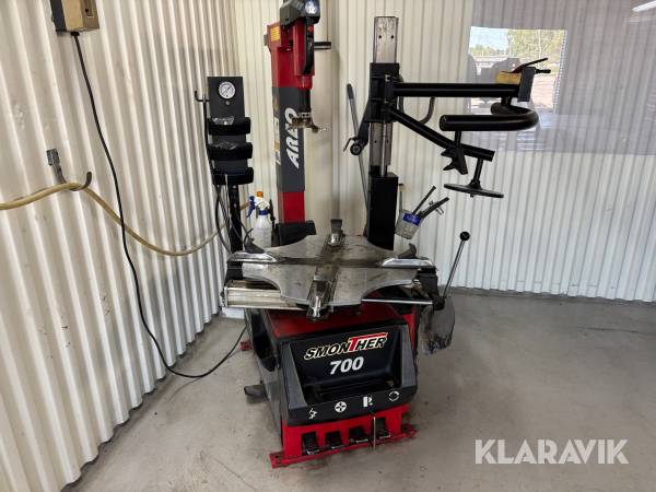 Däckkrängningsmaskin Rivolta Areo Smonther 700