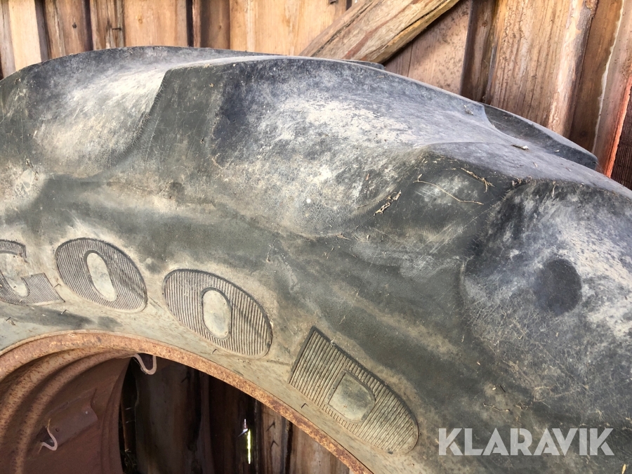 Klaravik Auktioner | Dubbelmontage Good Year 520/70R38