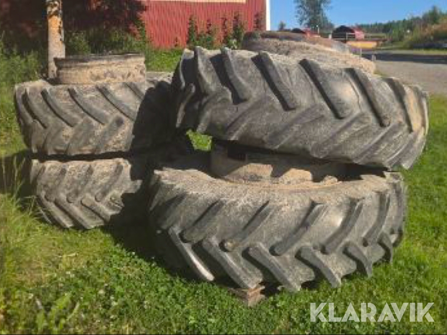 Dubbelmontage 540/65R28 / 20.8R38 fram och bak