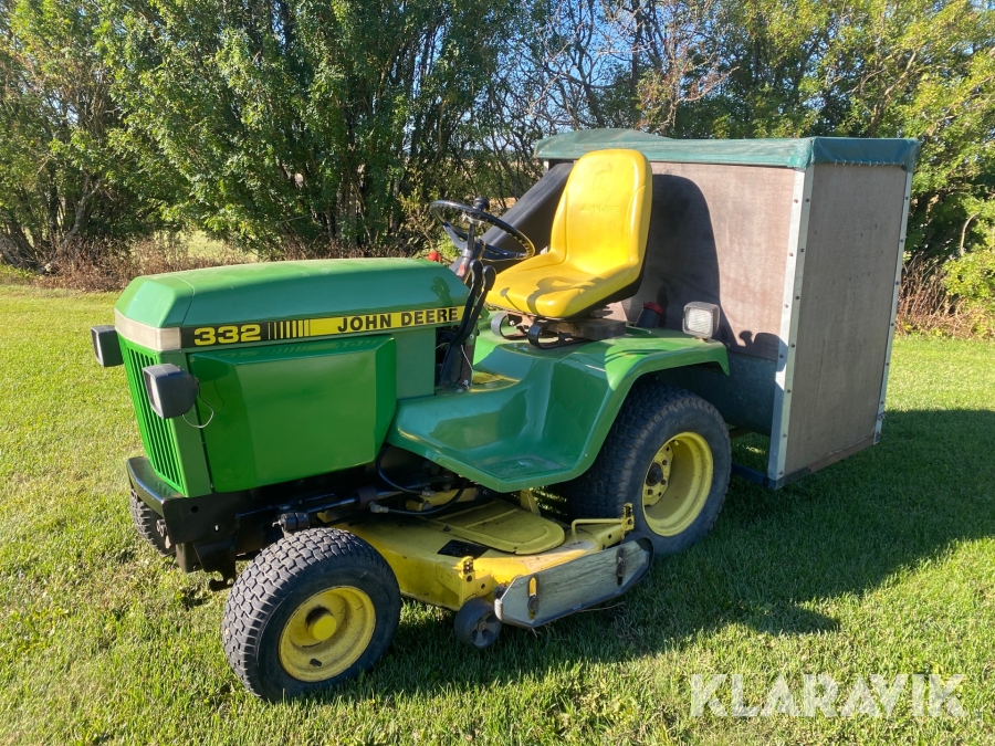 Åkgräsklippare John Deere 332