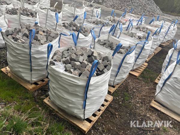 Smågatsten / Gatsten Svensk Mix Granit 8/11 Totalt cirka 24ton 120m2