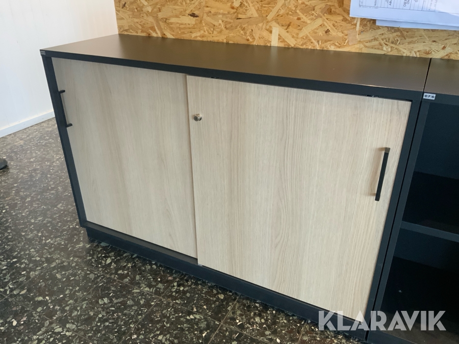 Kontorsmöbler EFG dokumentskåp och skrivbord
