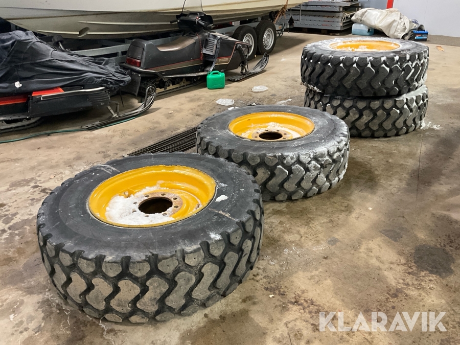 Entreprenaddäck Michelin 15.5R25 med fälg 4 st