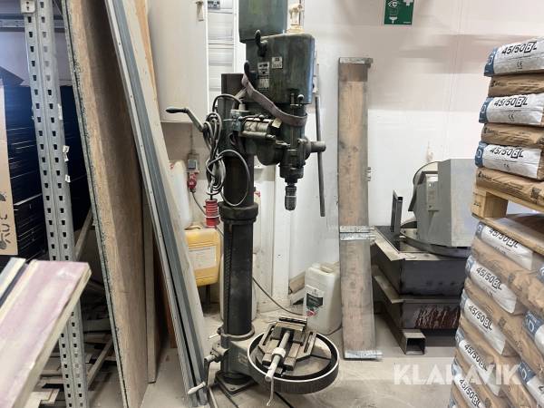 Pelarborrmaskin Arboga E 830 med matning