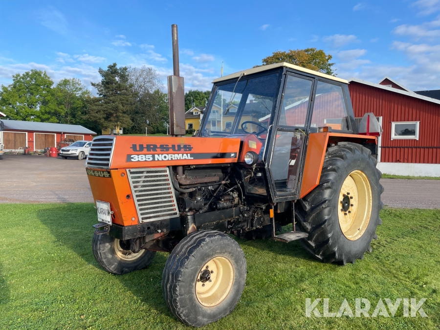 Traktor Ursus 385