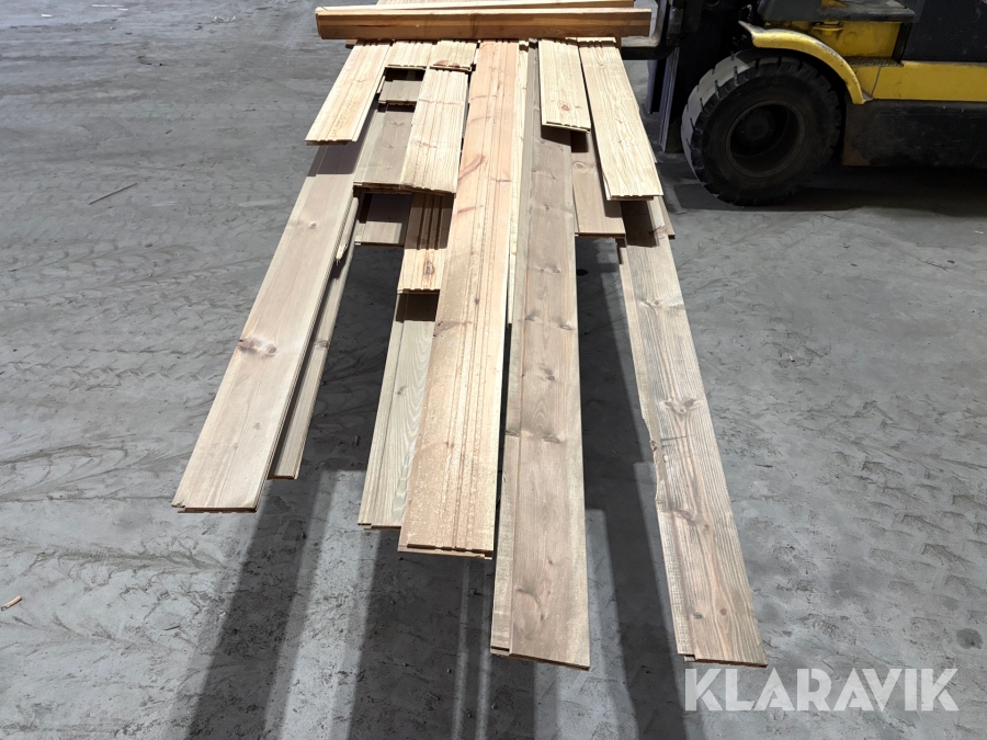 Furupanel spårpanel 13x120 ändspont brun b-sort