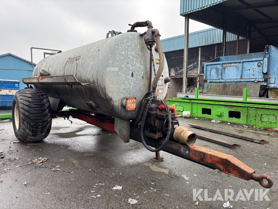 Vakumtanksvagn Vaia Carro Botte