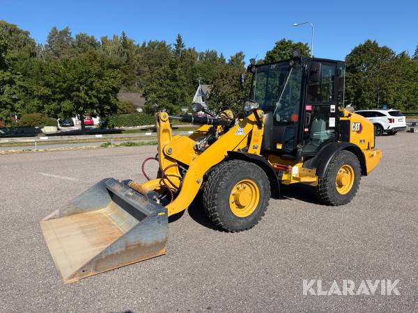 Hjullastare CAT 906M med redskap