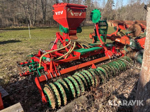 Harv med frölåda Agro-Masz Grass 300/SP200