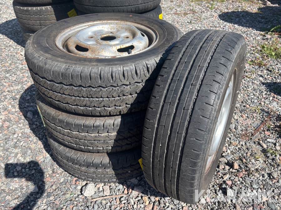 Sommardäck på fälg Hankook 195/70-15C 4st