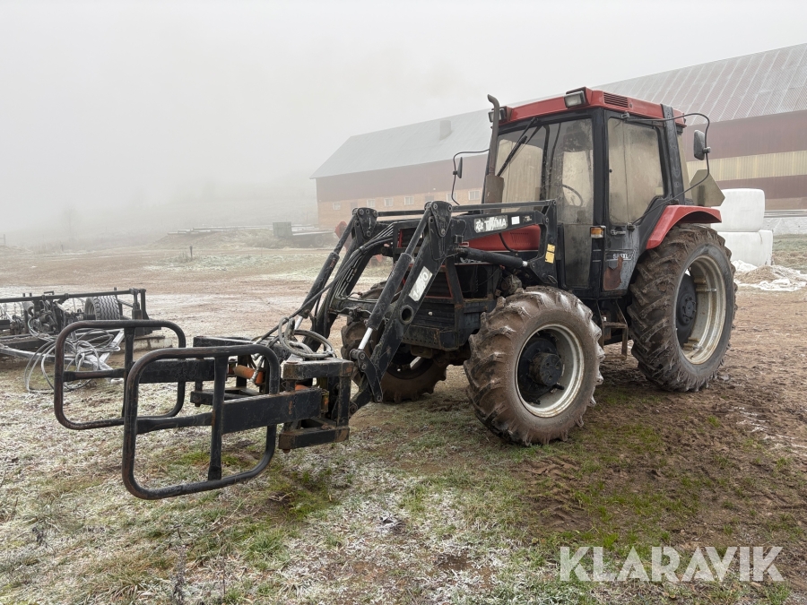 Traktor Case 685XL med frontlastare, kärra & 9st redskap